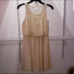 Girl's L ivory lace dress with flounce